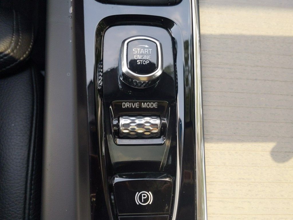 2020 Volvo XC60 T5 Inscription photo 20
