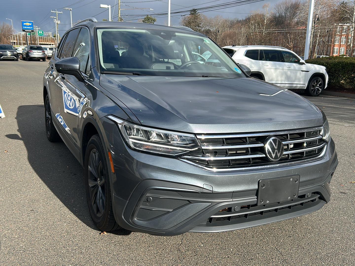 2024 Volkswagen Tiguan SE photo 4