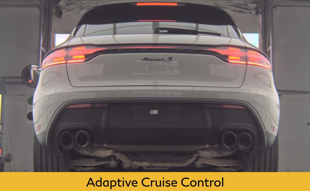 2023 Porsche Macan S photo 6