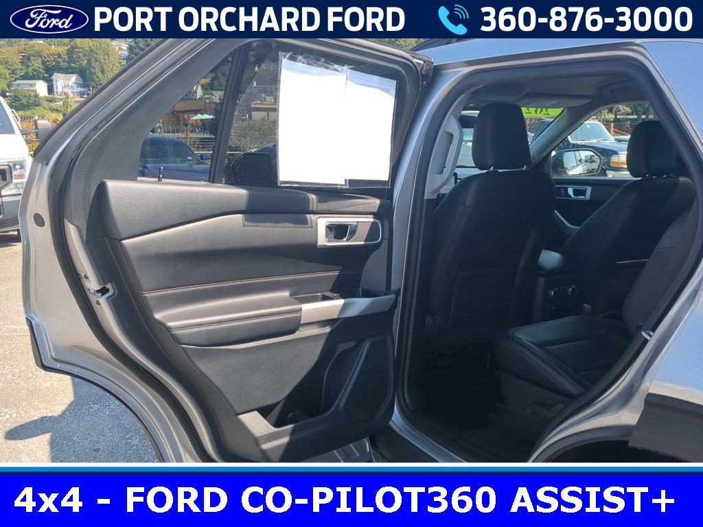 2022 Ford Explorer XLT photo 2
