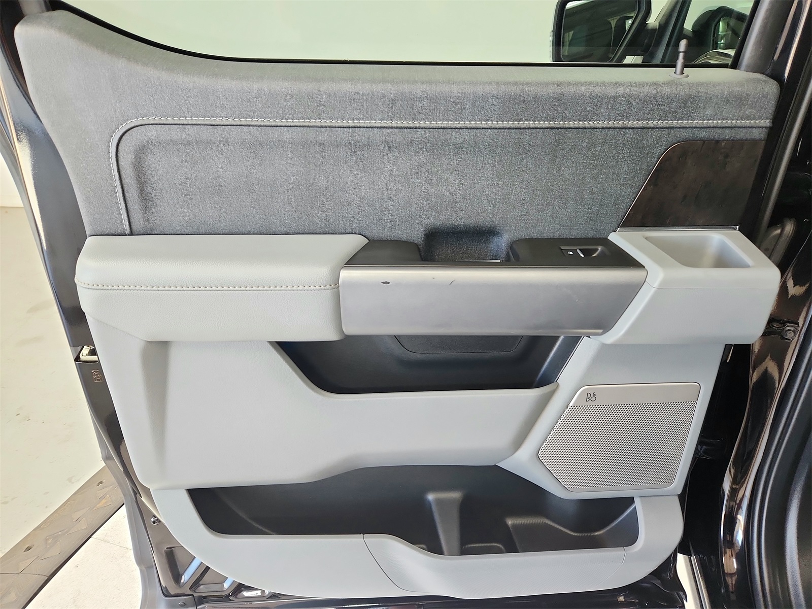 2022 Ford F-150 Lariat photo 36