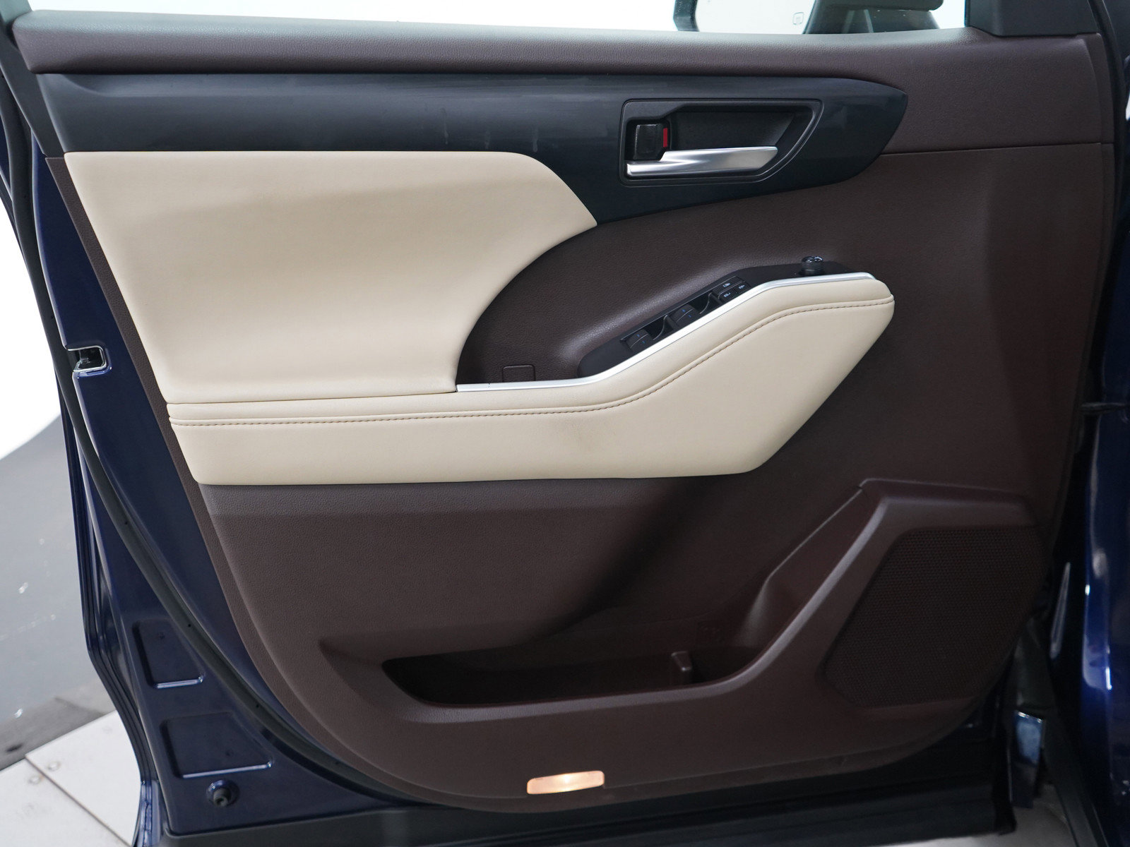 2022 Toyota Highlander XLE photo 19