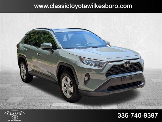 2019 Toyota RAV4 XLE photo 3