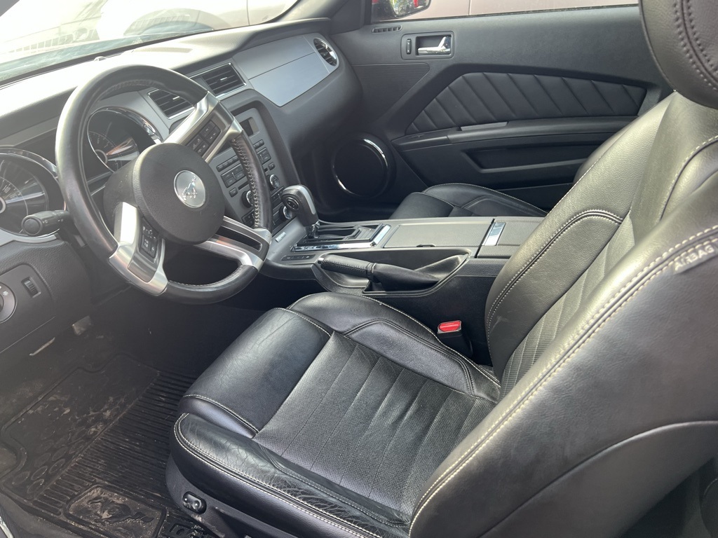 2014 Ford Mustang V6 Premium photo 4