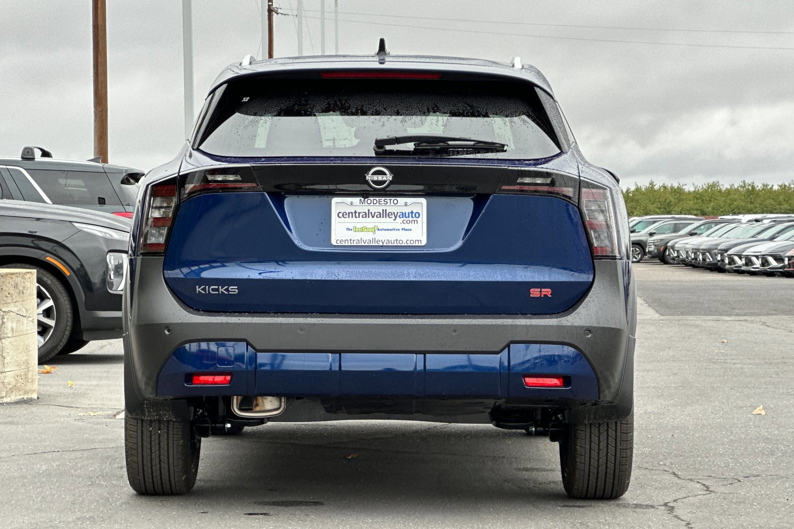 2026 Nissan Kicks SR photo 4