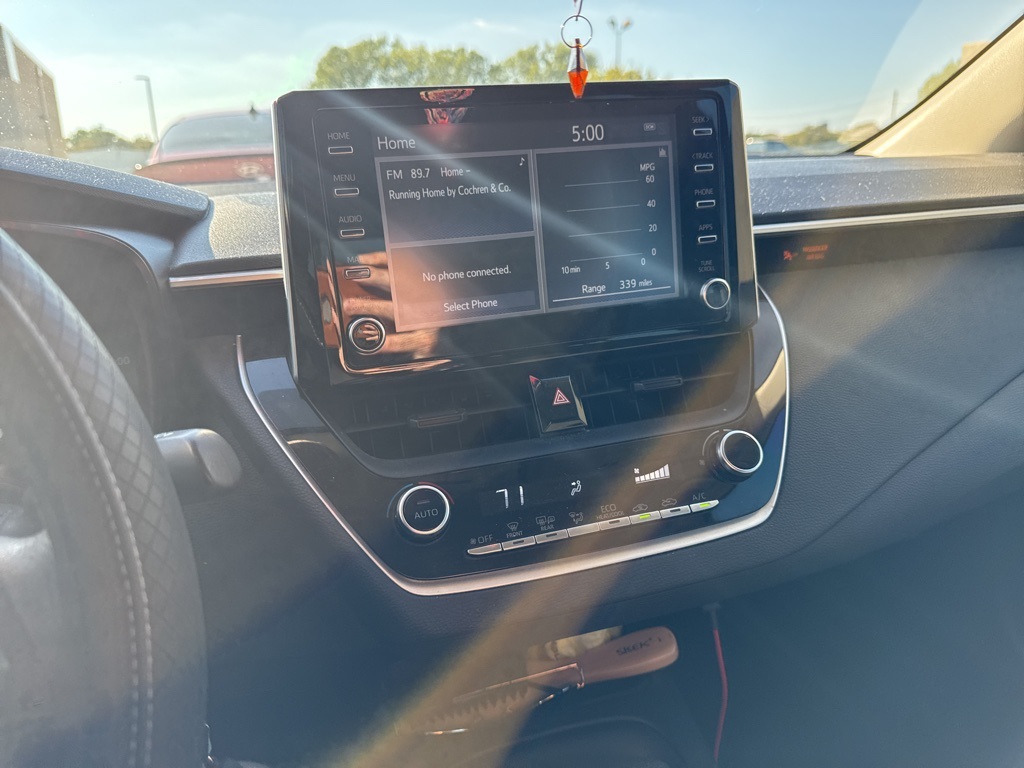 2020 Toyota Corolla LE photo 11