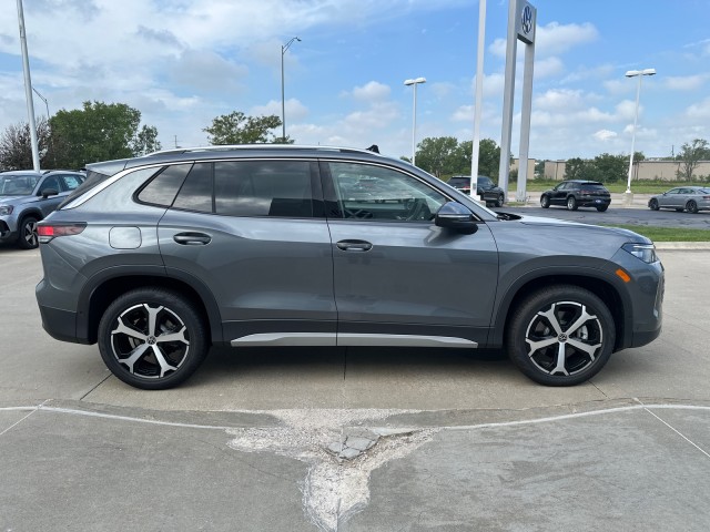 2025 Volkswagen Tiguan SE photo 5