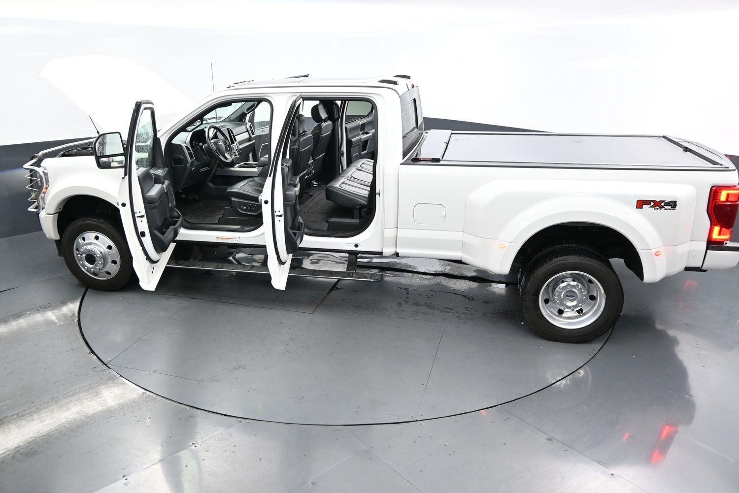 2022 Ford F-450 Platinum photo 40