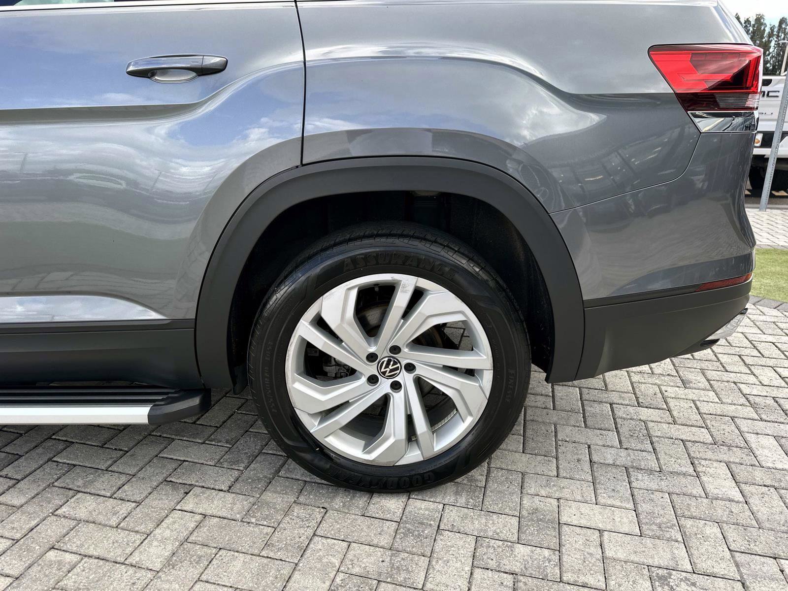 2022 Volkswagen Atlas V6 SE Technology photo 10