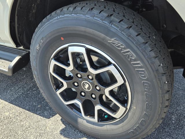 2025 Ford Bronco Outer Banks photo 8