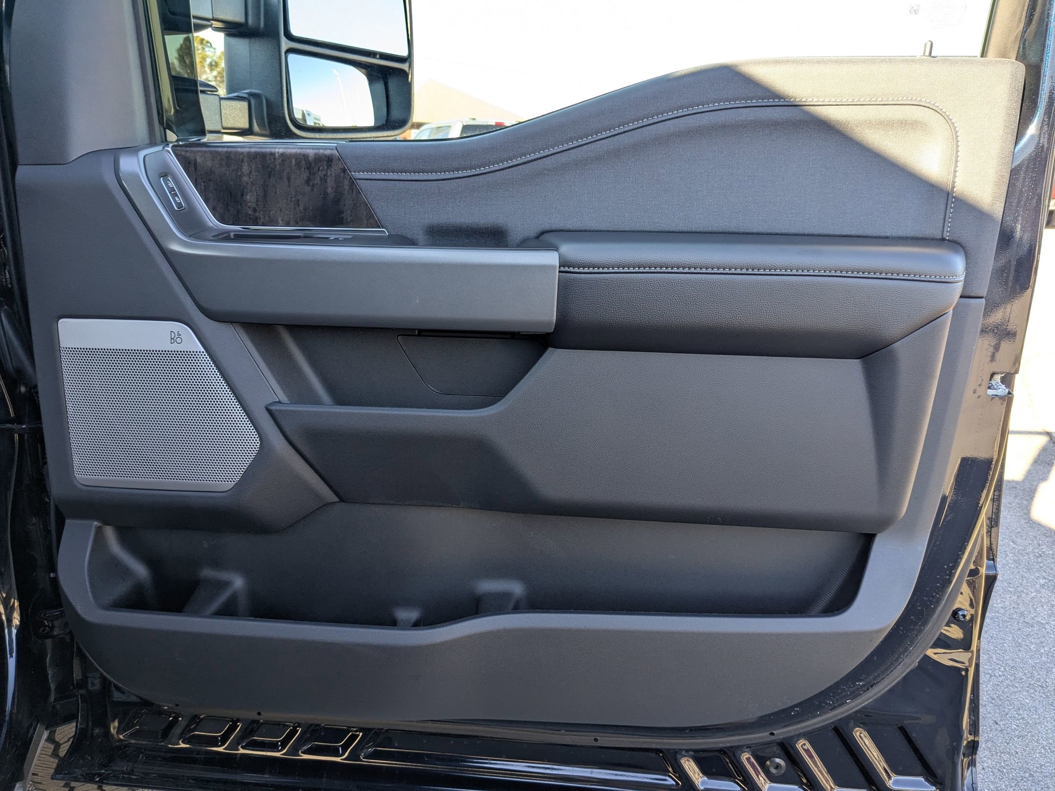 2024 Ford F-350 Lariat photo 39