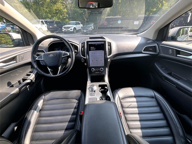 2022 Ford Edge SEL photo 15