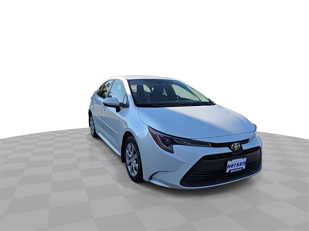 2023 Toyota Corolla LE photo 2
