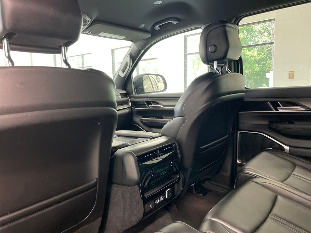 2024 Jeep Wagoneer Series II photo 10