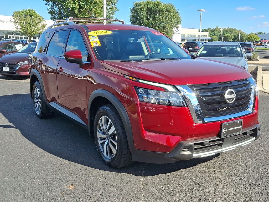2024 Nissan Pathfinder SL photo 2