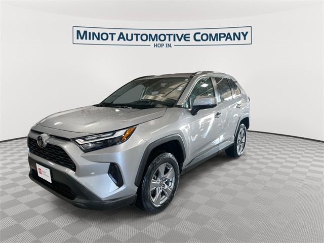 2022 Toyota RAV4 XLE photo 4