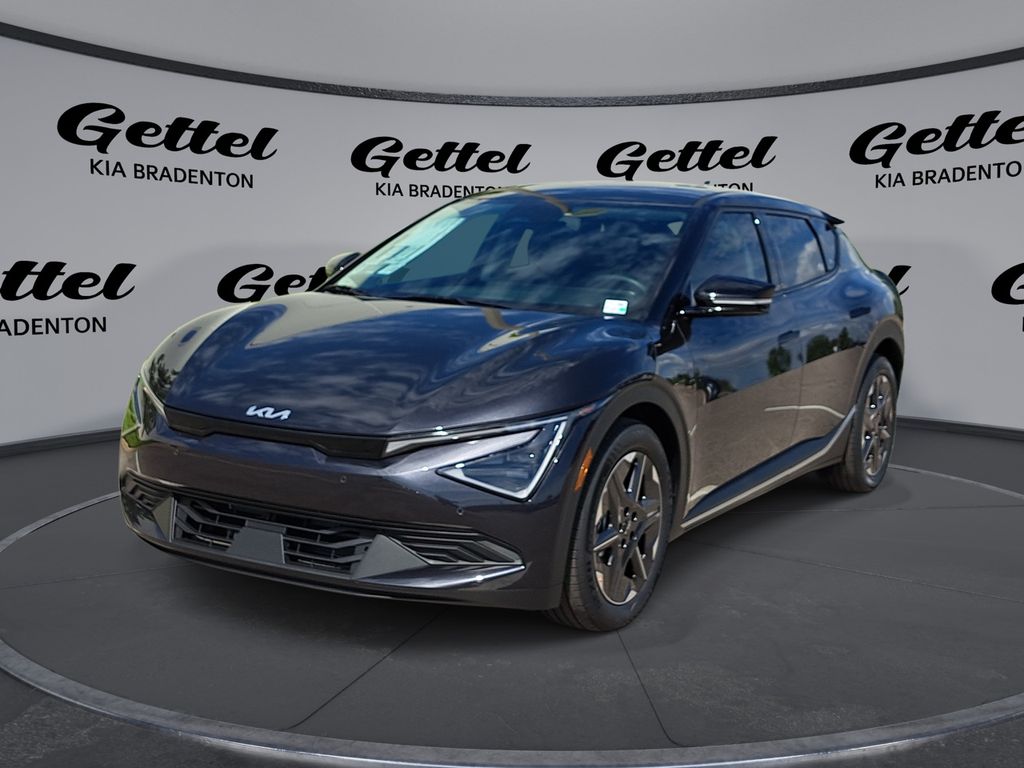 2025 Kia EV6 Light's photo