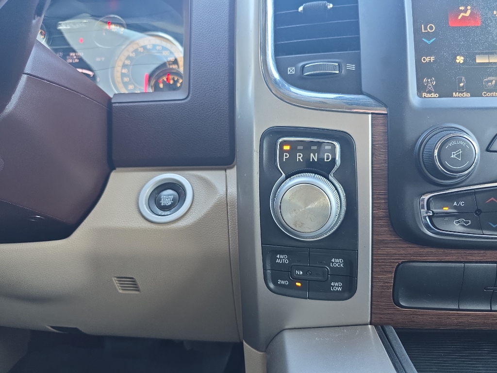 2017 Ram 1500 Laramie photo 13