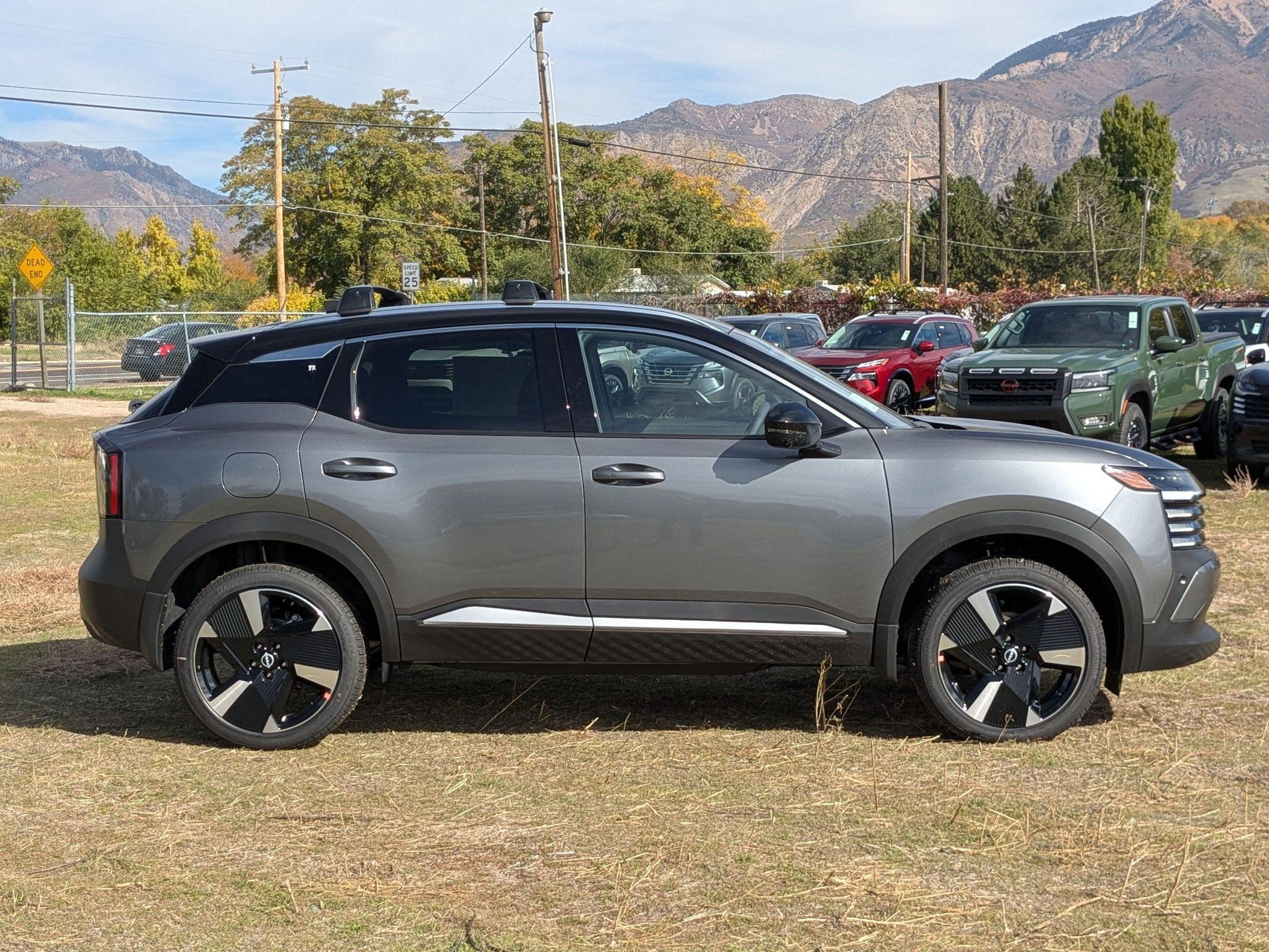 2026 Nissan Kicks SR photo 2