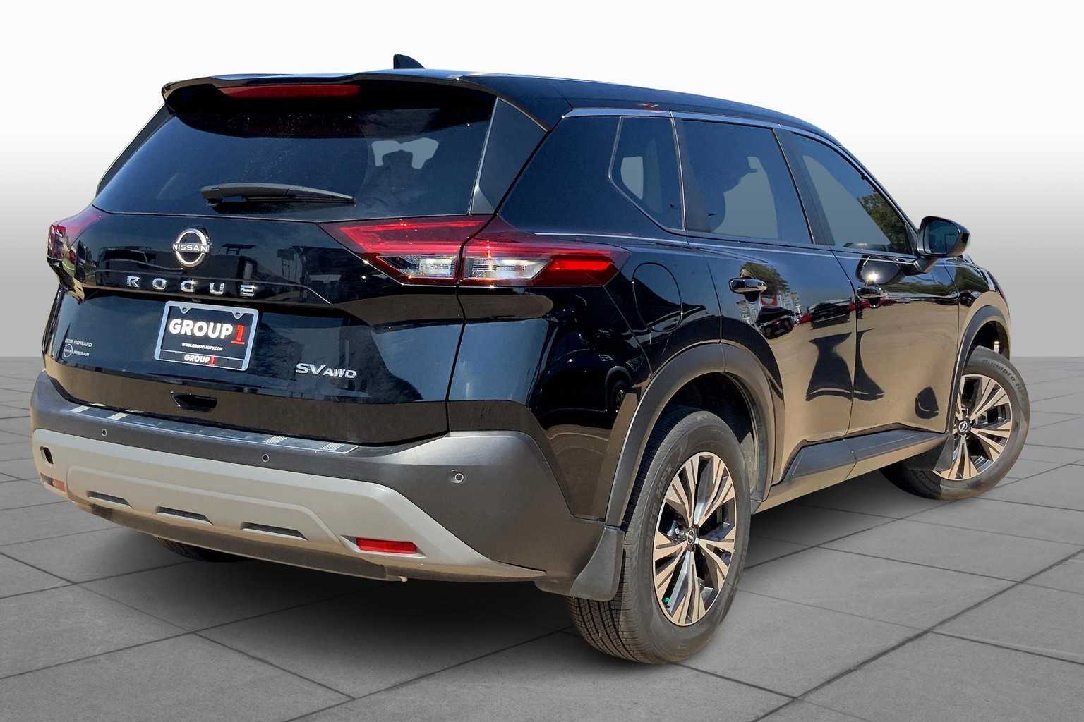 2023 Nissan Rogue SV photo 3