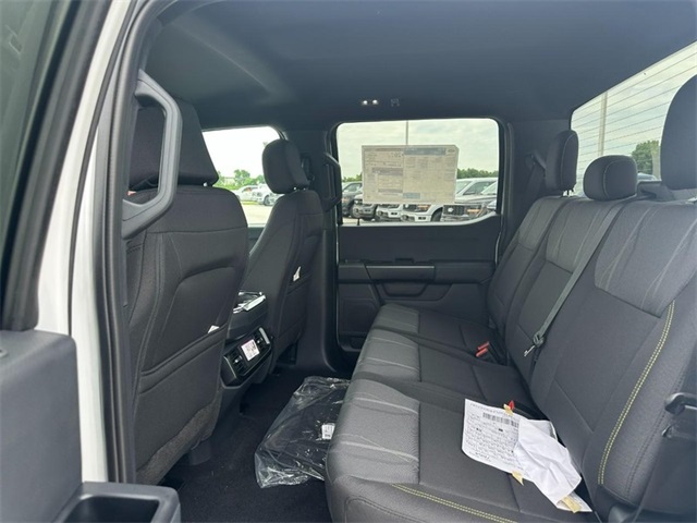 2025 Ford F-150 STX photo 4