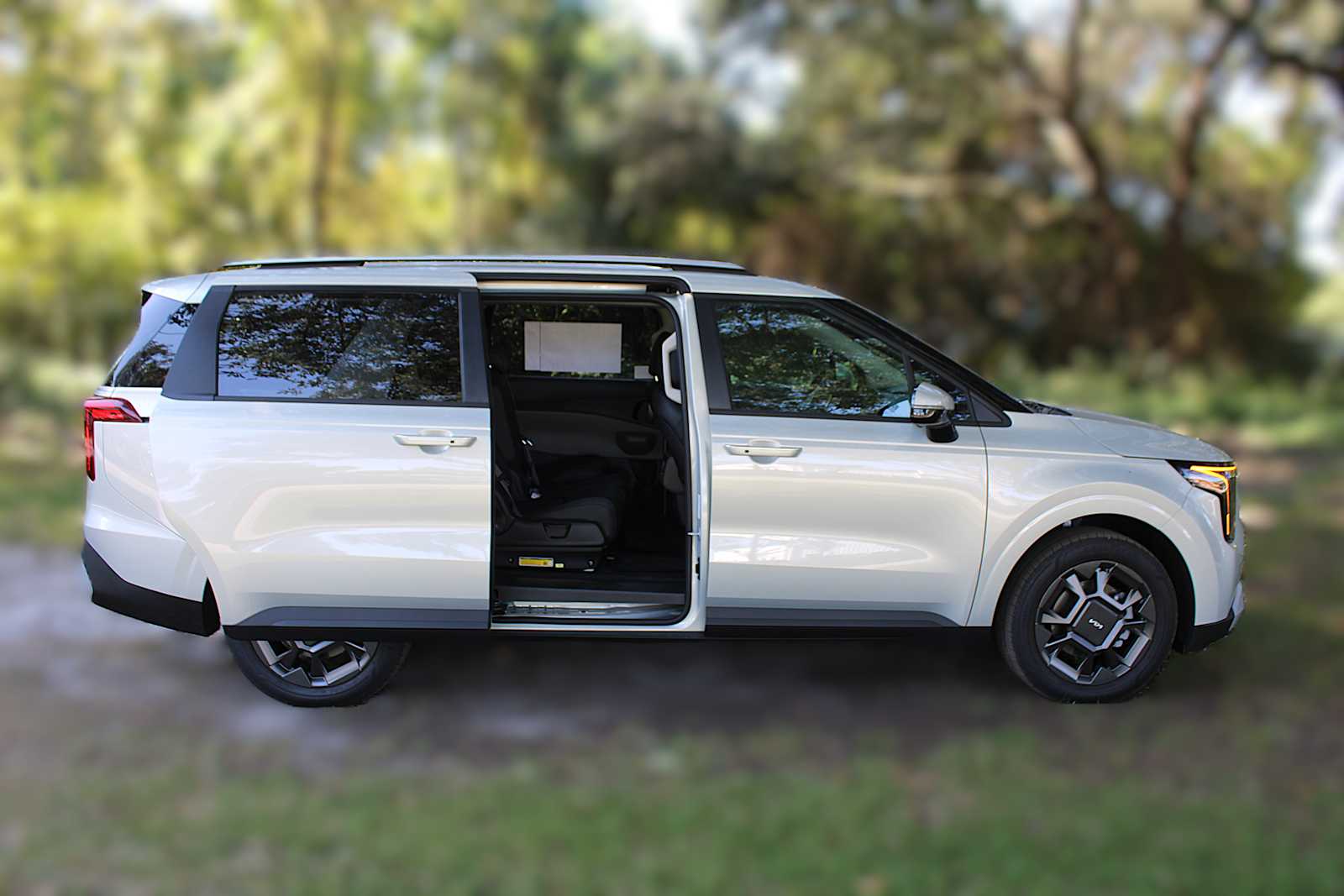 2026 Kia Carnival EX photo 3