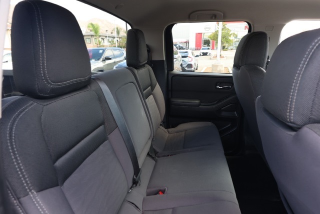 2023 Nissan Frontier SV photo 15