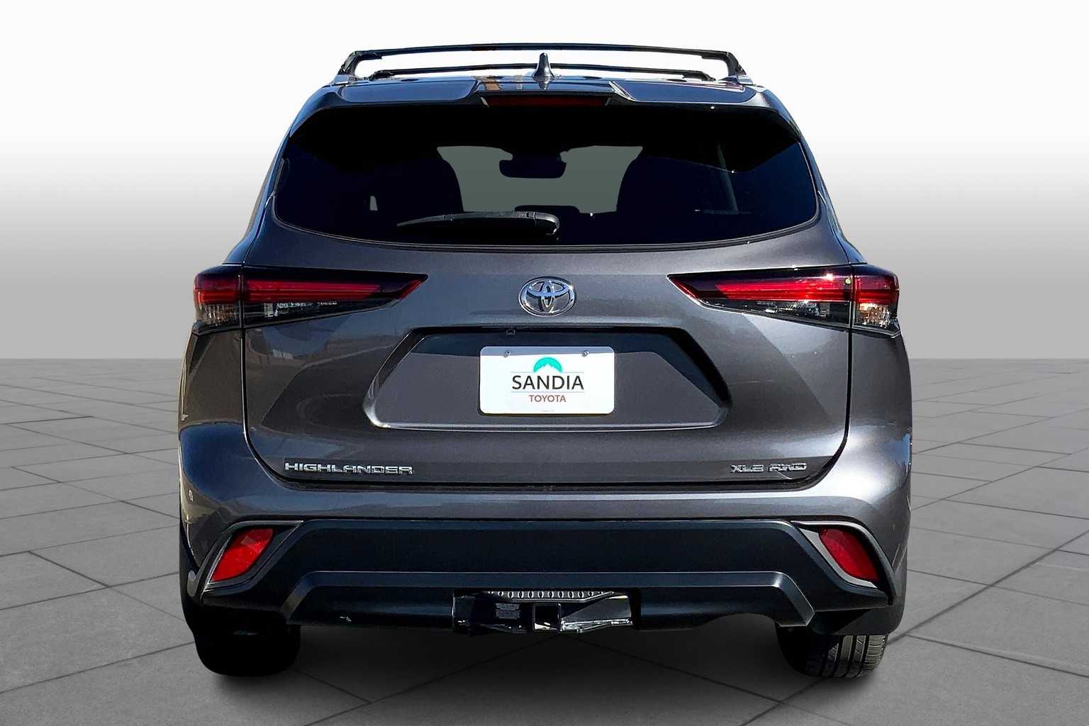 2024 Toyota Highlander XLE photo 4