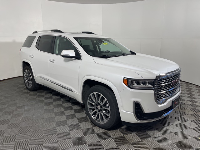 2021 GMC Acadia Denali's photo