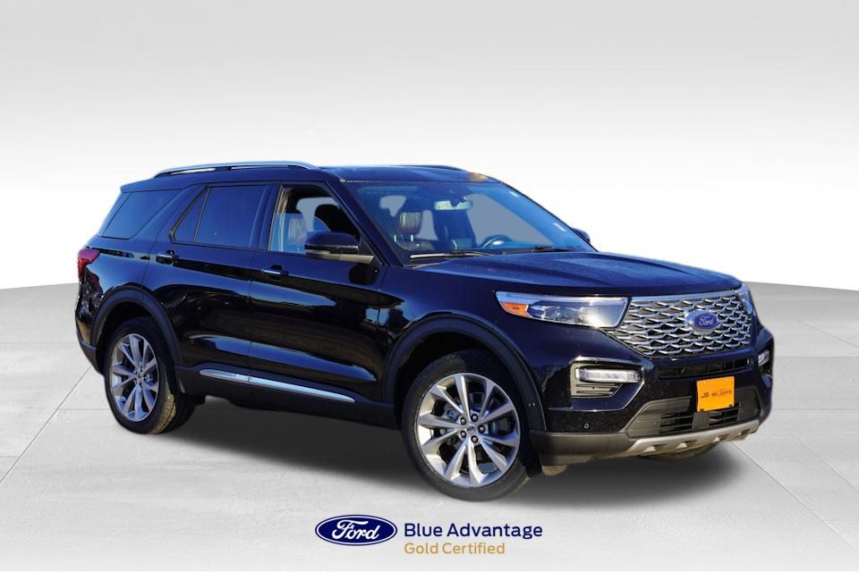 2022 Ford Explorer Platinum's photo