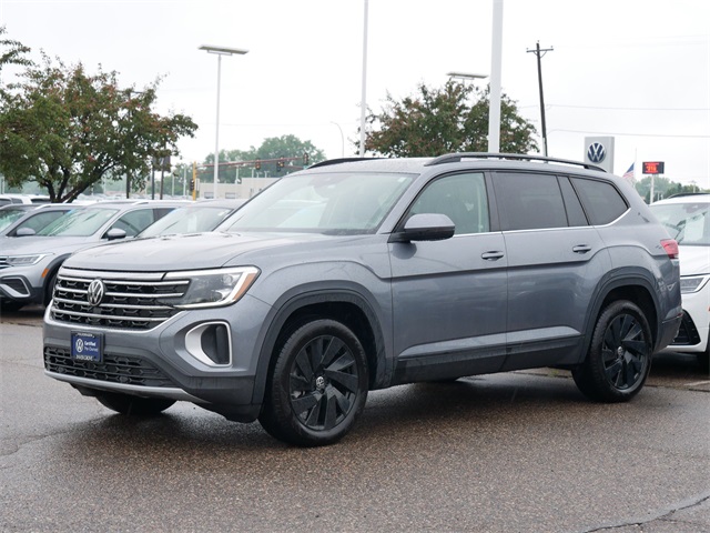 2025 Volkswagen Atlas SE Technology photo 2