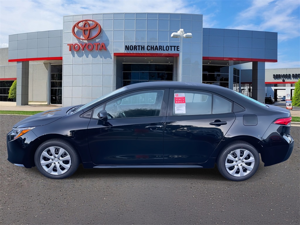2025 Toyota Corolla LE photo 4