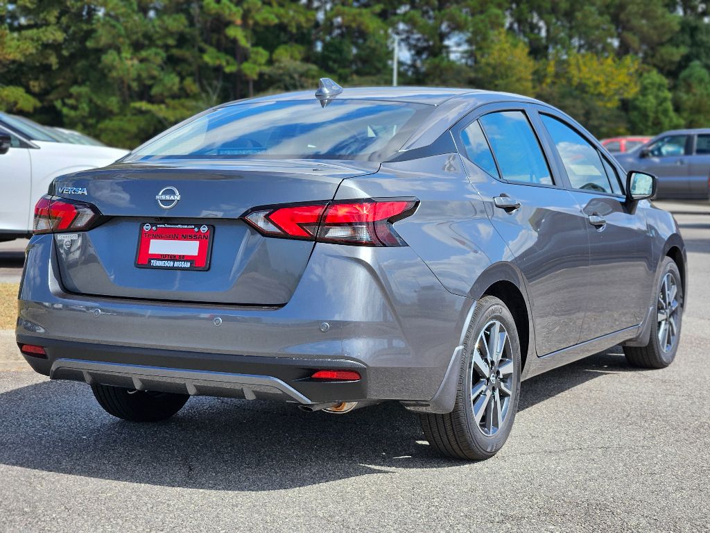 2025 Nissan Versa SV photo 6