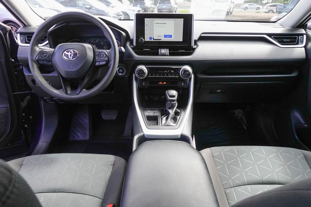 2023 Toyota RAV4 XLE photo 27