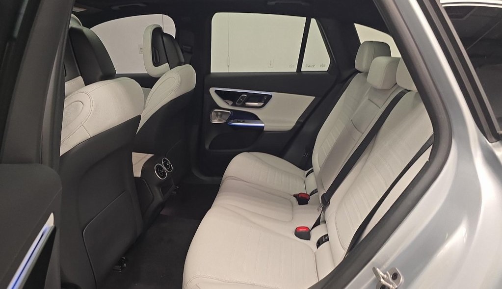 2025 Mercedes Benz GLC 300 4MATIC photo 13