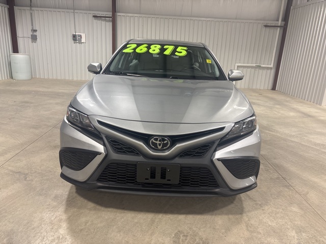 2022 Toyota Camry SE photo 3