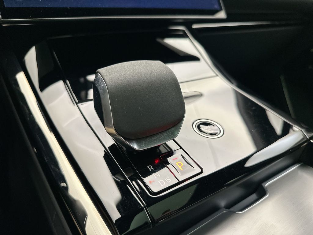 2024 Land Rover Range Rover Sport P400 Dynamic SE photo 12