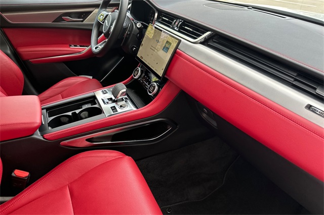 2024 Jaguar F-PACE P250 R-Dynamic S photo 15