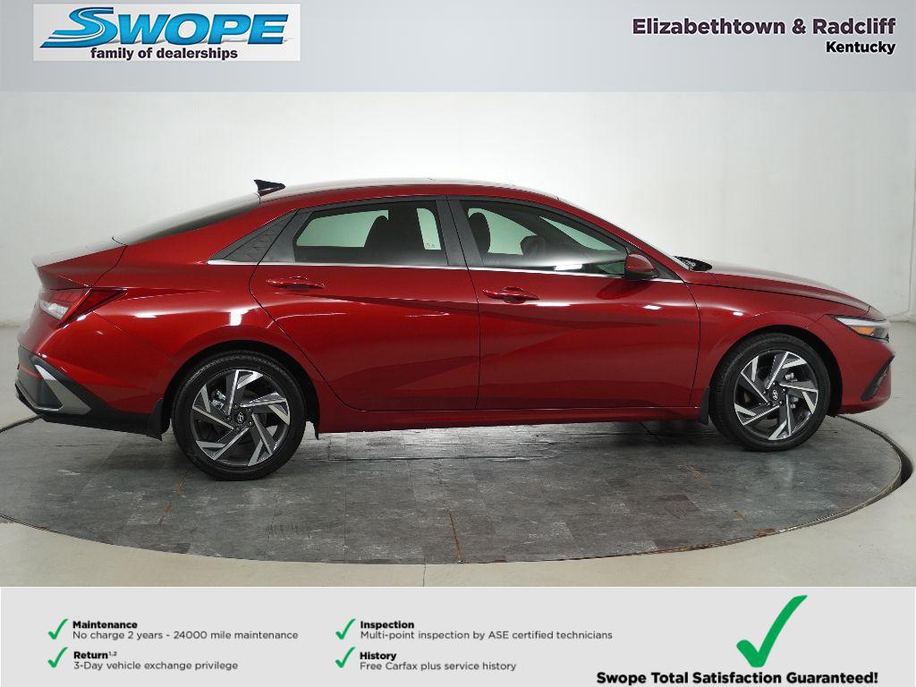 2025 Hyundai Elantra SEL Convenience photo 2