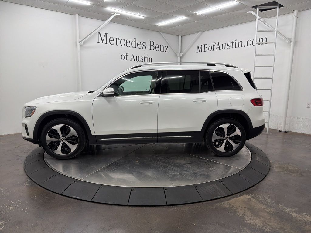 2026 Mercedes Benz GLB 250 photo 3