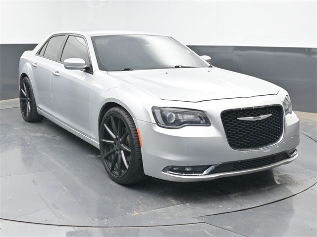 2020 Chrysler 300 S's photo