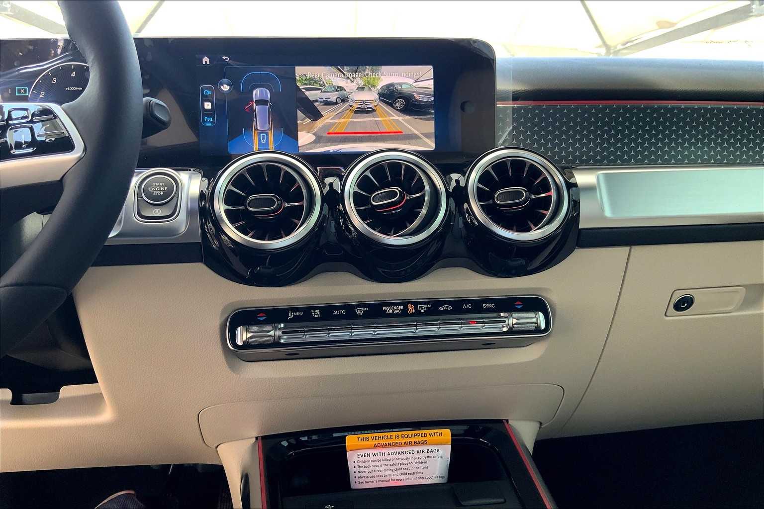 2025 Mercedes Benz GLB 250 photo 12