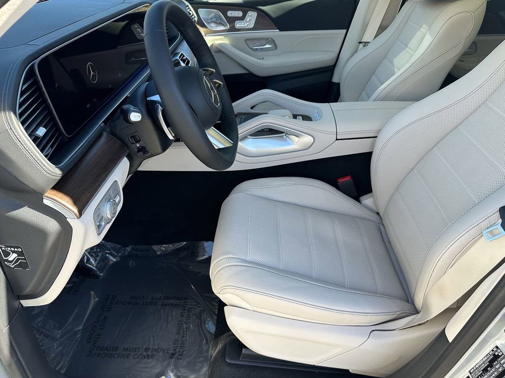 2025 Mercedes Benz GLS 450 4MATIC photo 10