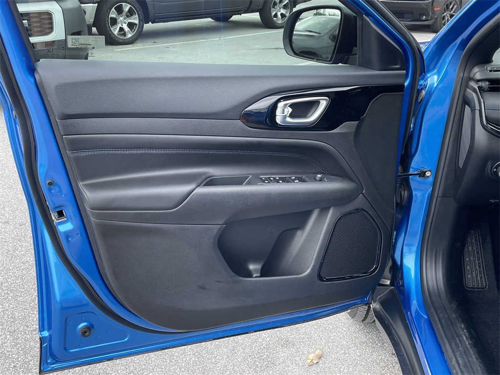 2025 Jeep Compass Latitude photo 16