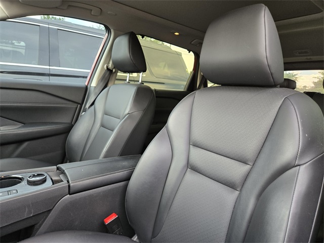 2024 Nissan Rogue SV photo 2