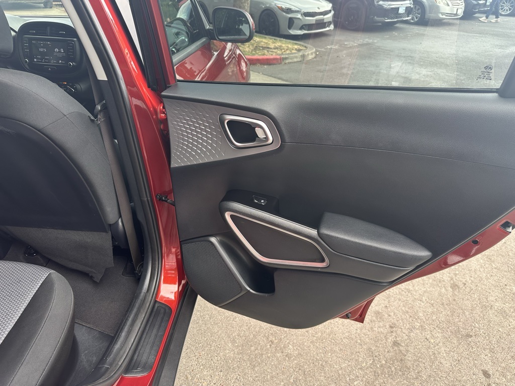 2023 Kia Soul LX photo 18