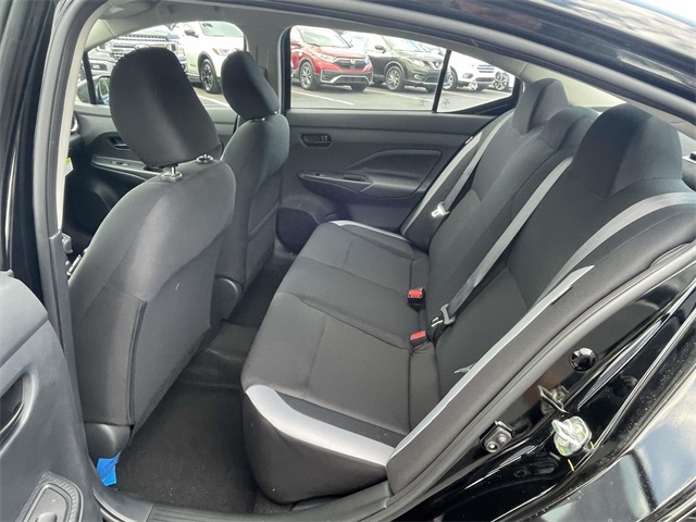 2025 Nissan Versa 1.6 S photo 13