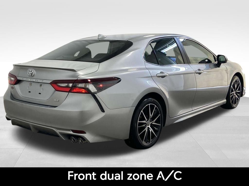 2024 Toyota Camry SE photo 2