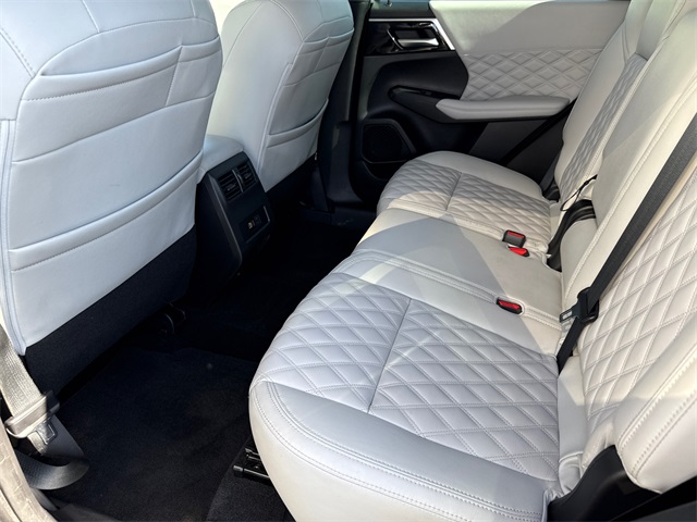 2022 Mitsubishi Outlander SEL photo 29