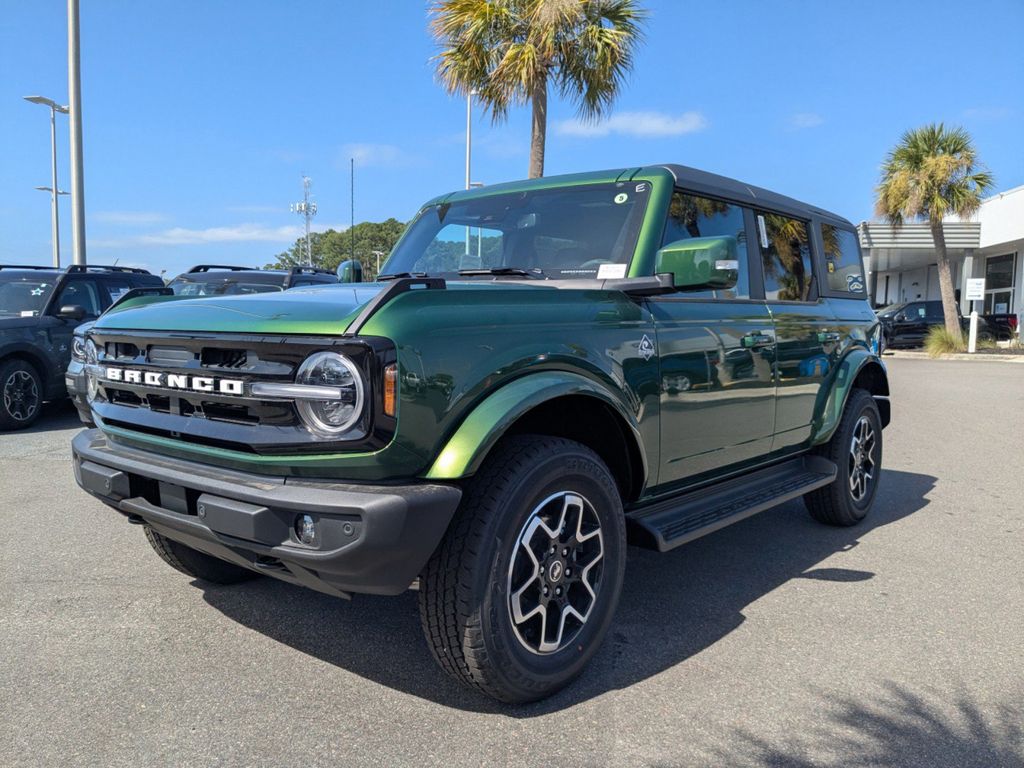 2025 Ford Bronco Outer Banks photo 8